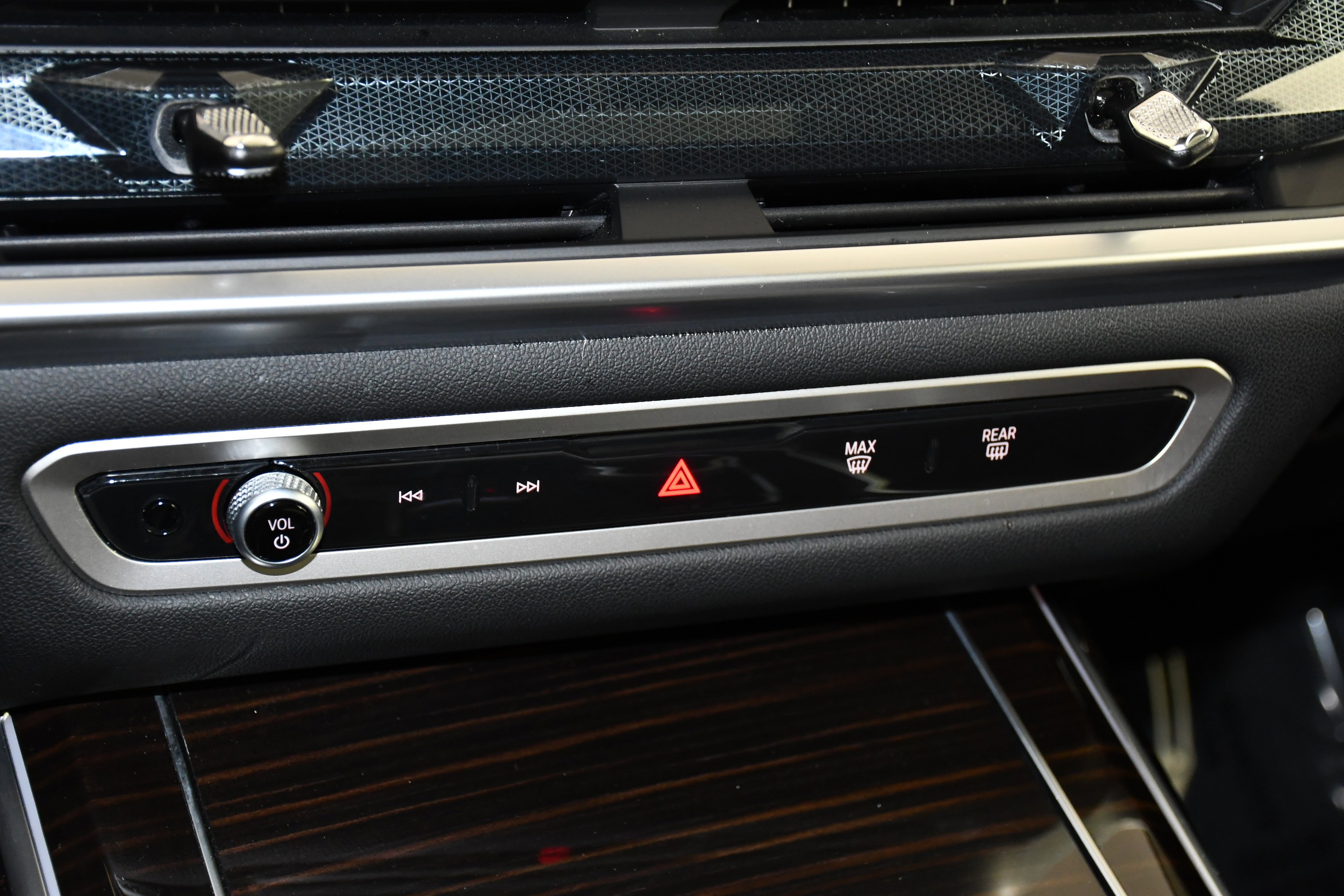 Used 2025 BMW X7 xDrive40i image 28