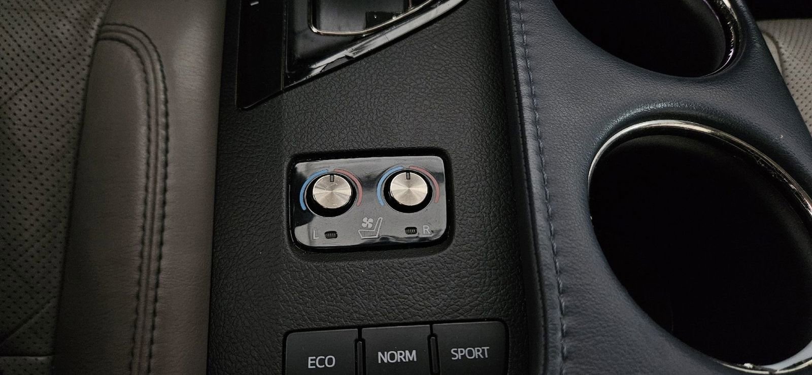Used 2013 Toyota Avalon Limited FWD image 14