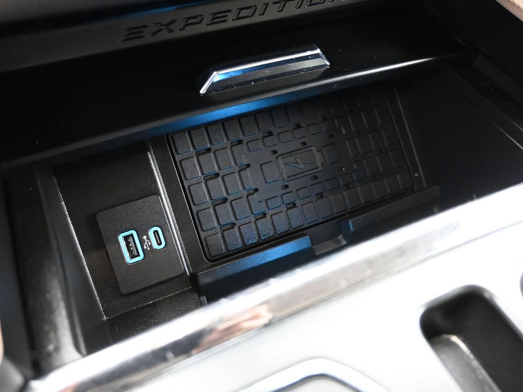 Certified 2024 Ford Expedition Max XLT image 18