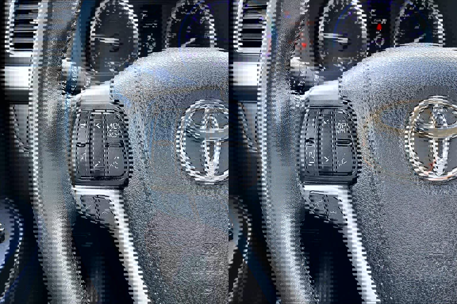 Used 2018 Toyota Highlander SE FWD image 23