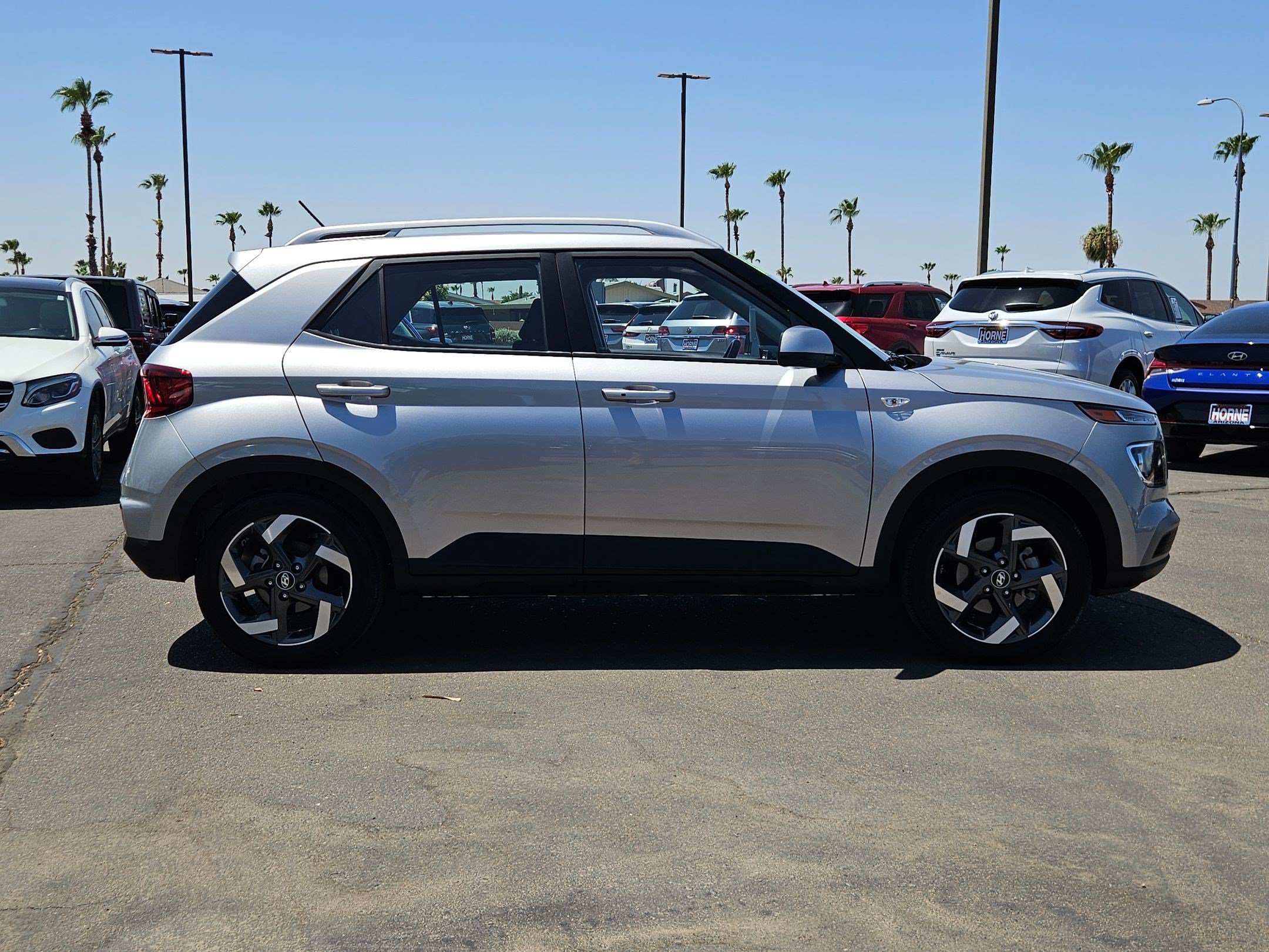Certified 2026 Hyundai Venue SEL FWD image 4