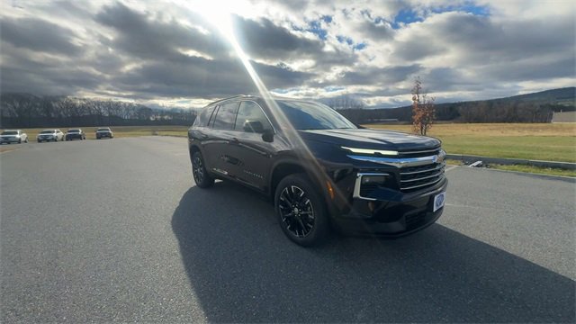 New 2026 Chevrolet Traverse LT w/ Sun and Wheel Package image 2