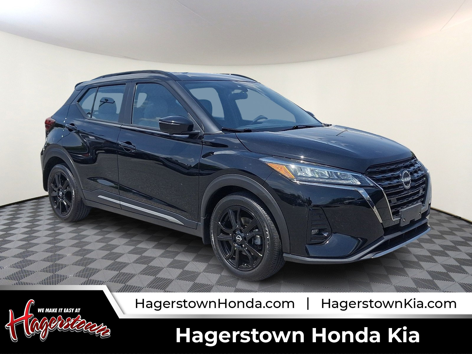 Used 2023 Nissan Kicks SR w/ SR Premium Package