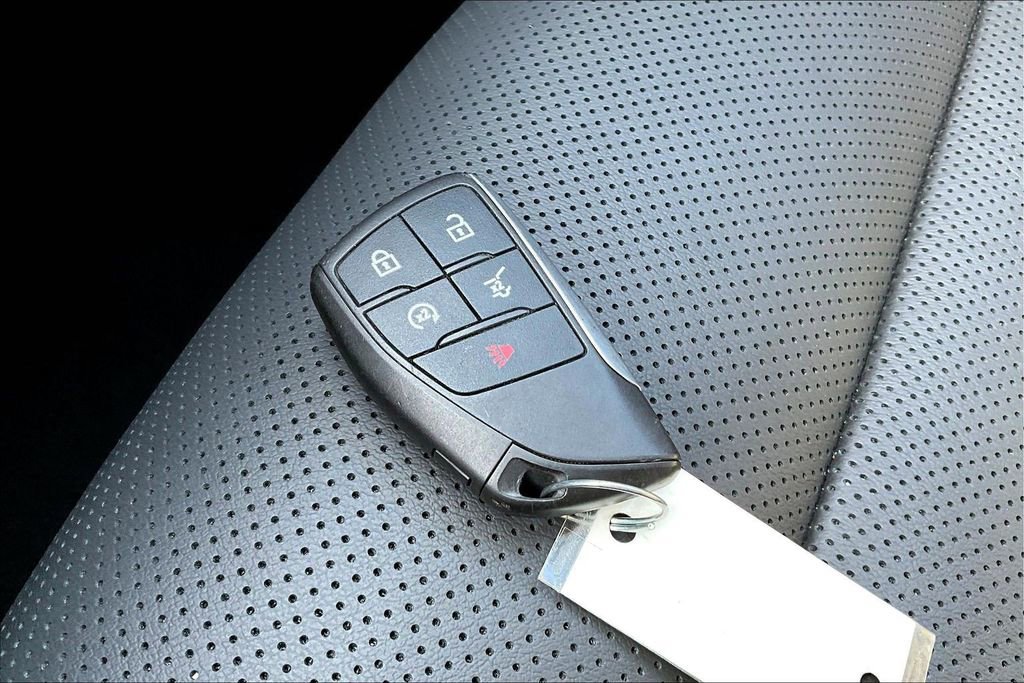 Used 2021 Buick Envision Essence w/ Technology Package I FWD image 12