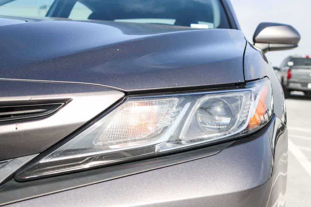 Used 2018 Toyota Camry SE FWD image 5