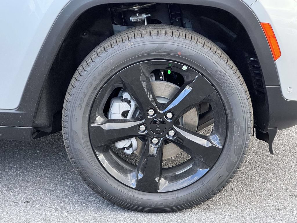 New 2025 Jeep Grand Cherokee Limited w/ Luxury Tech Group II AWD/4WD image 12