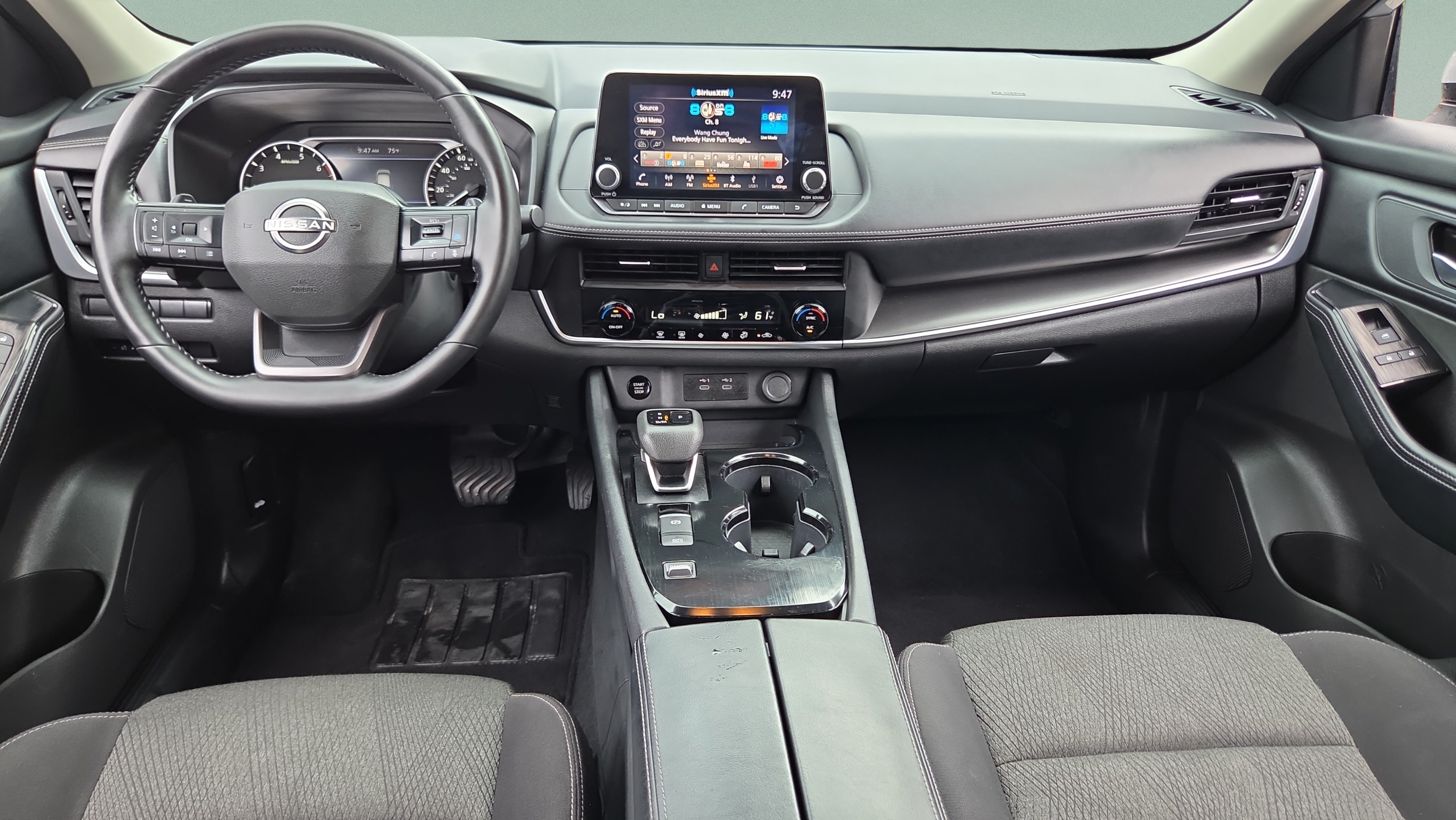 Used 2025 Nissan Rogue SV FWD image 13