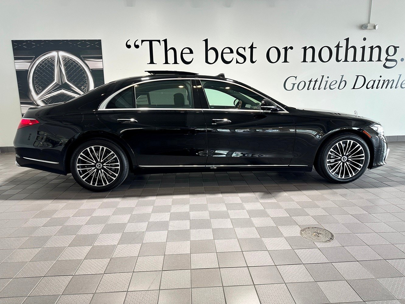 Certified 2024 Mercedes-Benz S 580 4MATIC Sedan image 3