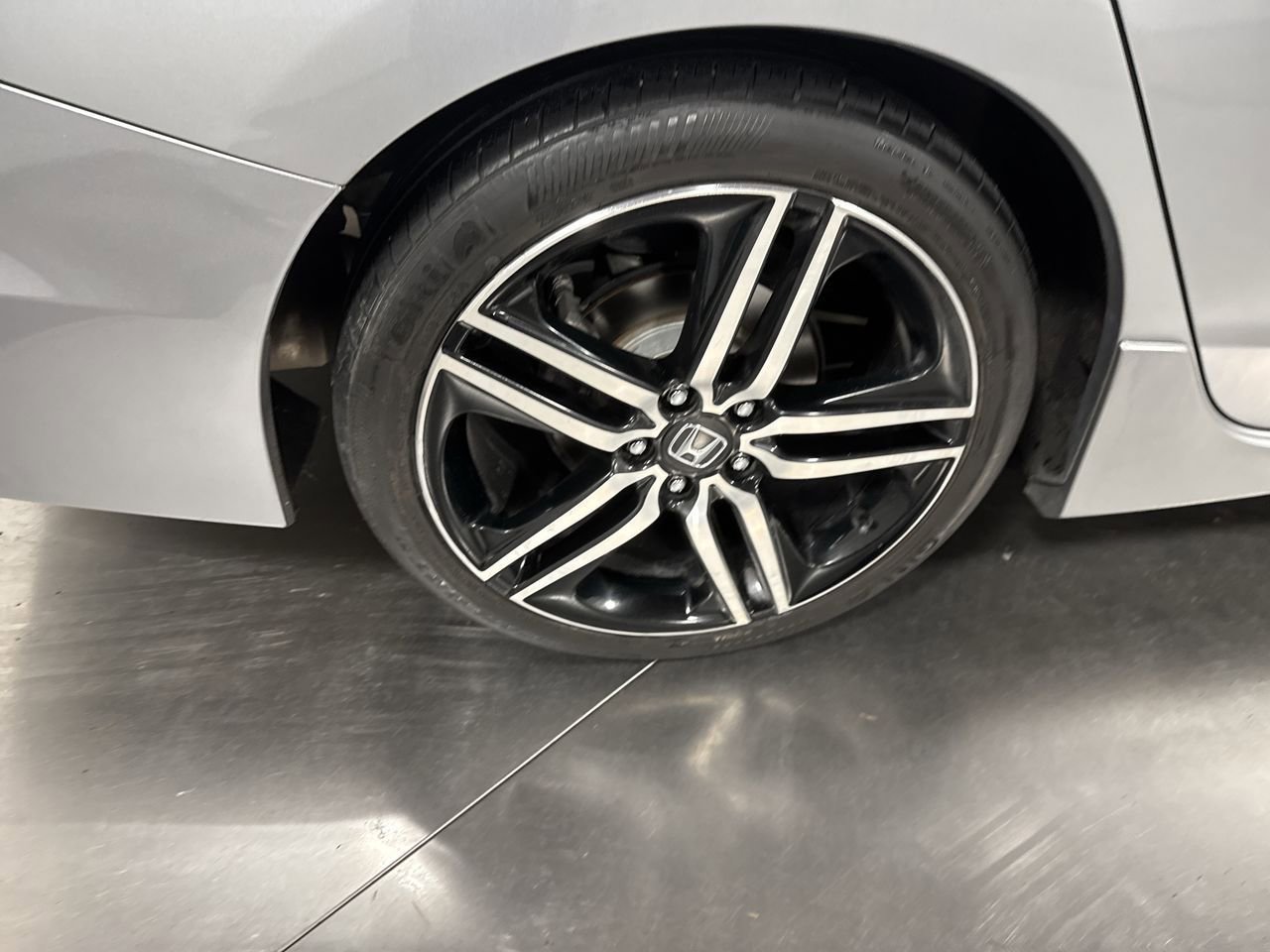 Used 2017 Honda Accord Sport image 13