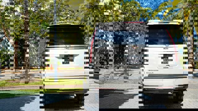 Used 2019 Cadillac Escalade ESV Premium Luxury image 21