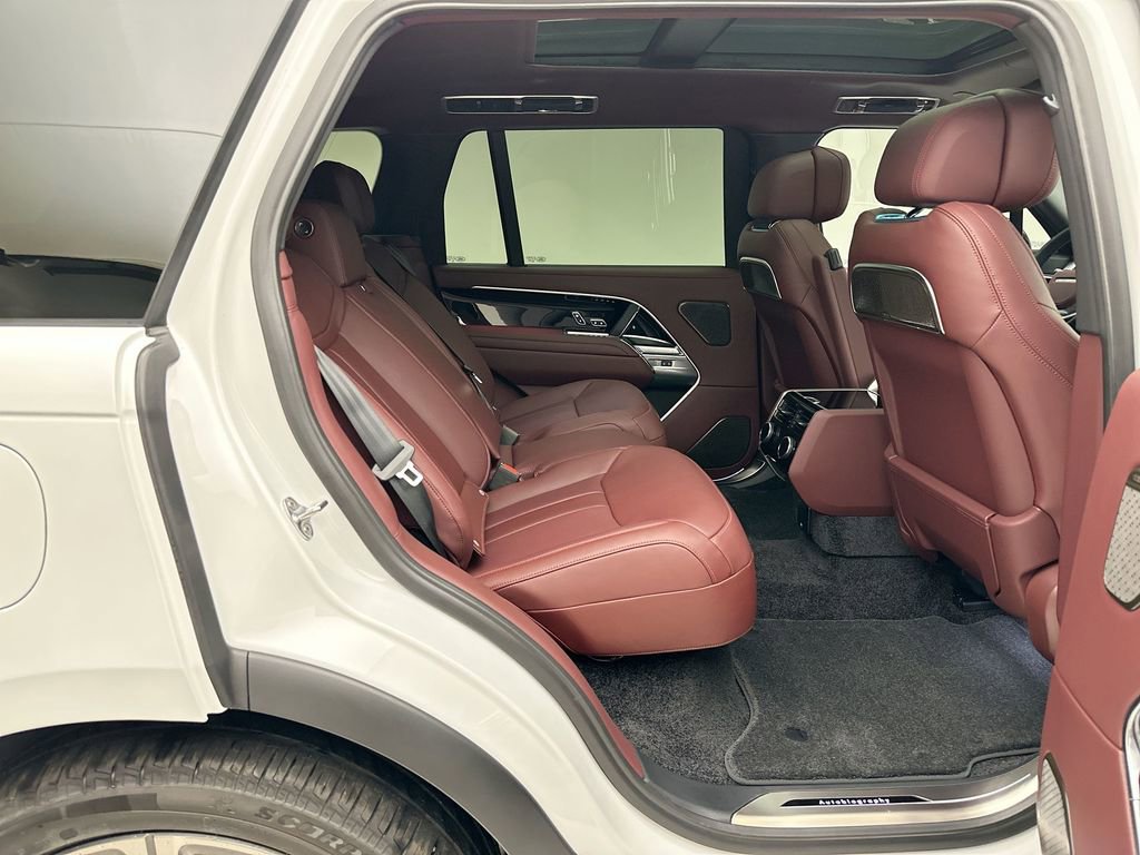 New 2026 Land Rover Range Rover Long Wheelbase Autobiography image 15