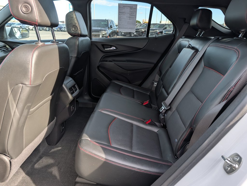 Used 2024 Chevrolet Equinox RS w/ RS Leather Package AWD/4WD image 17