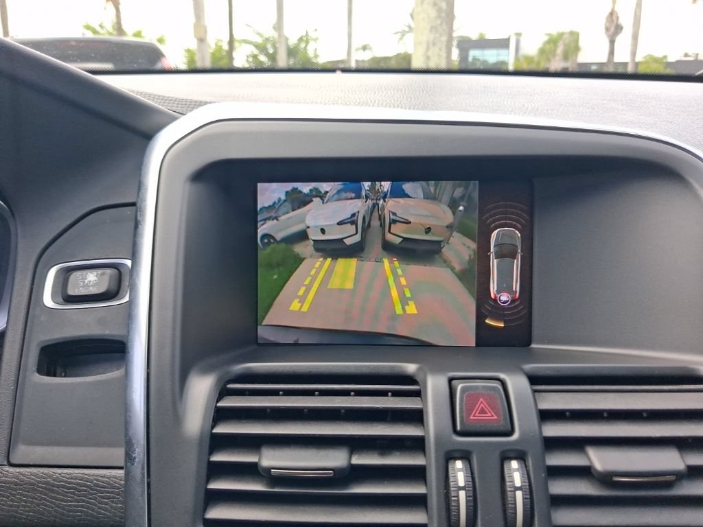 Used 2017 Volvo XC60 T5 Dynamic w/ Preferred Option Package FWD image 21