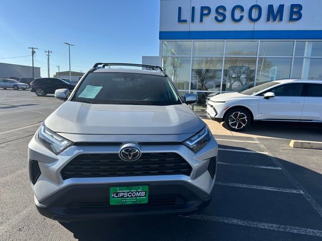Used 2022 Toyota RAV4 XLE image 2