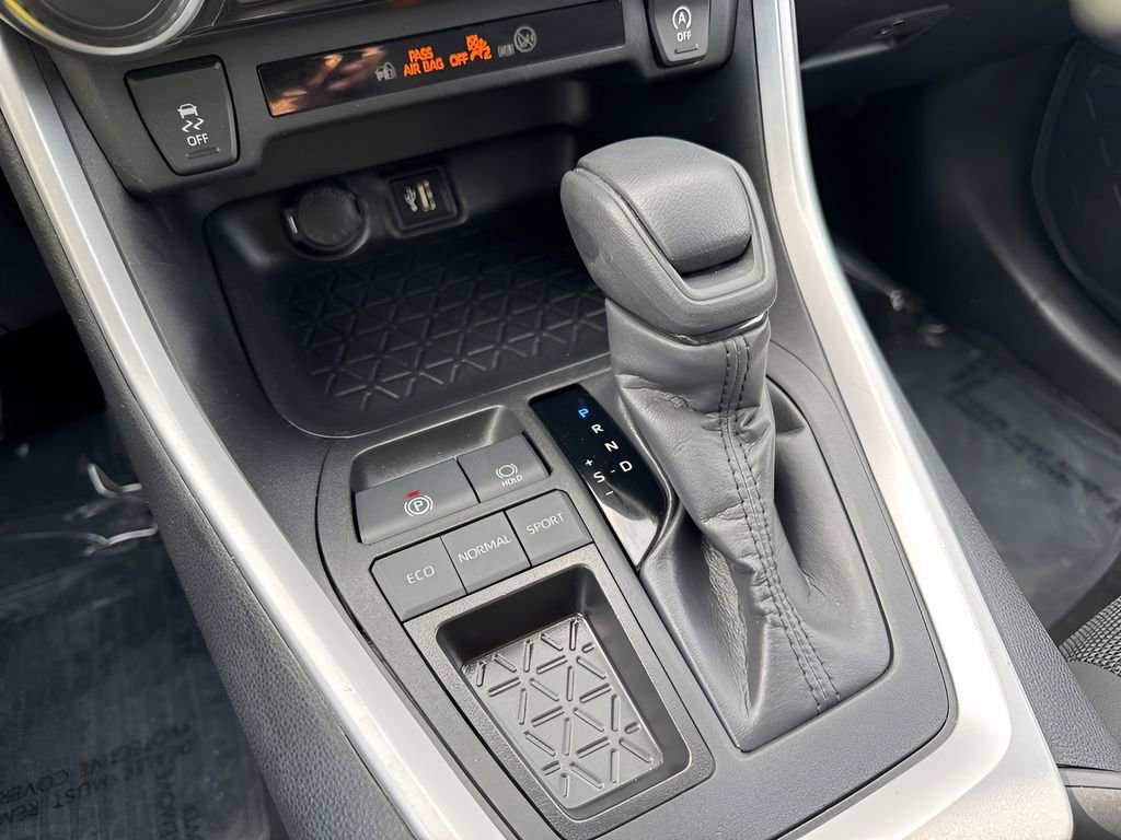 Used 2024 Toyota RAV4 LE image 15