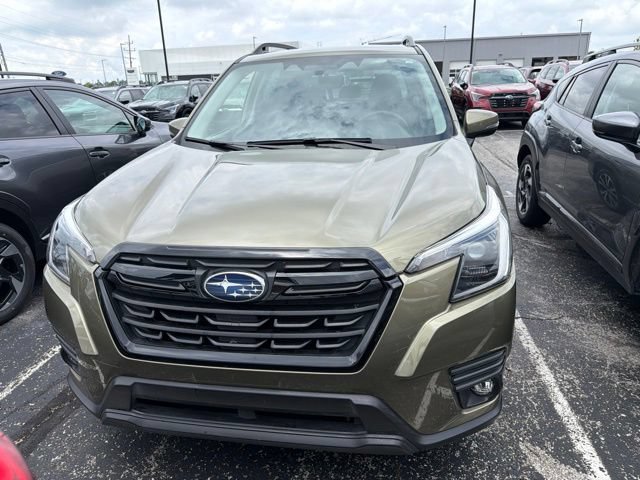 Used 2024 Subaru Forester Limited AWD/4WD image 3