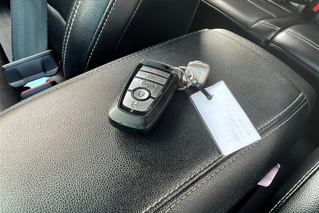 Used 2021 Ford Escape Titanium image 10