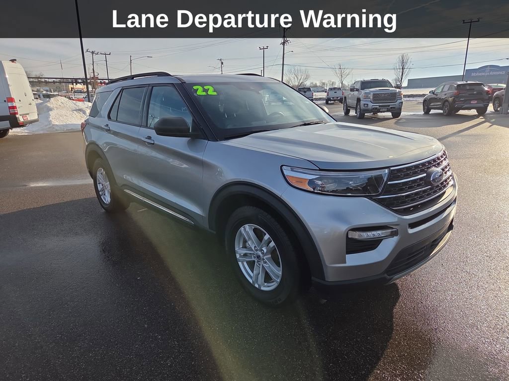 Used 2022 Ford Explorer XLT w/ Equipment Group 202A image 9