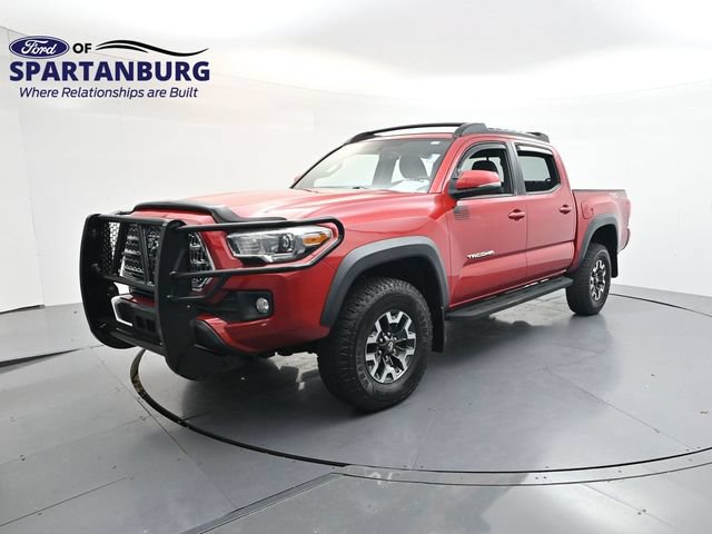 Used 2017 Toyota Tacoma TRD Off-Road AWD/4WD image 3