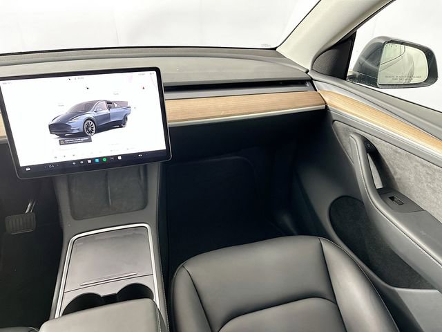 Used 2025 Tesla Model Y Long Range AWD/4WD image 23
