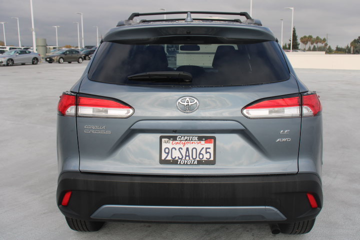 Certified 2022 Toyota Corolla Cross LE AWD/4WD image 4