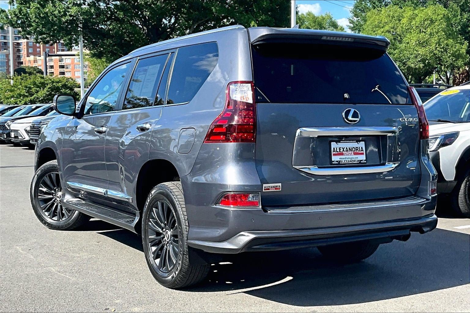 Used 2022 Lexus GX 460 Premium w/ Accessory Package AWD/4WD image 10