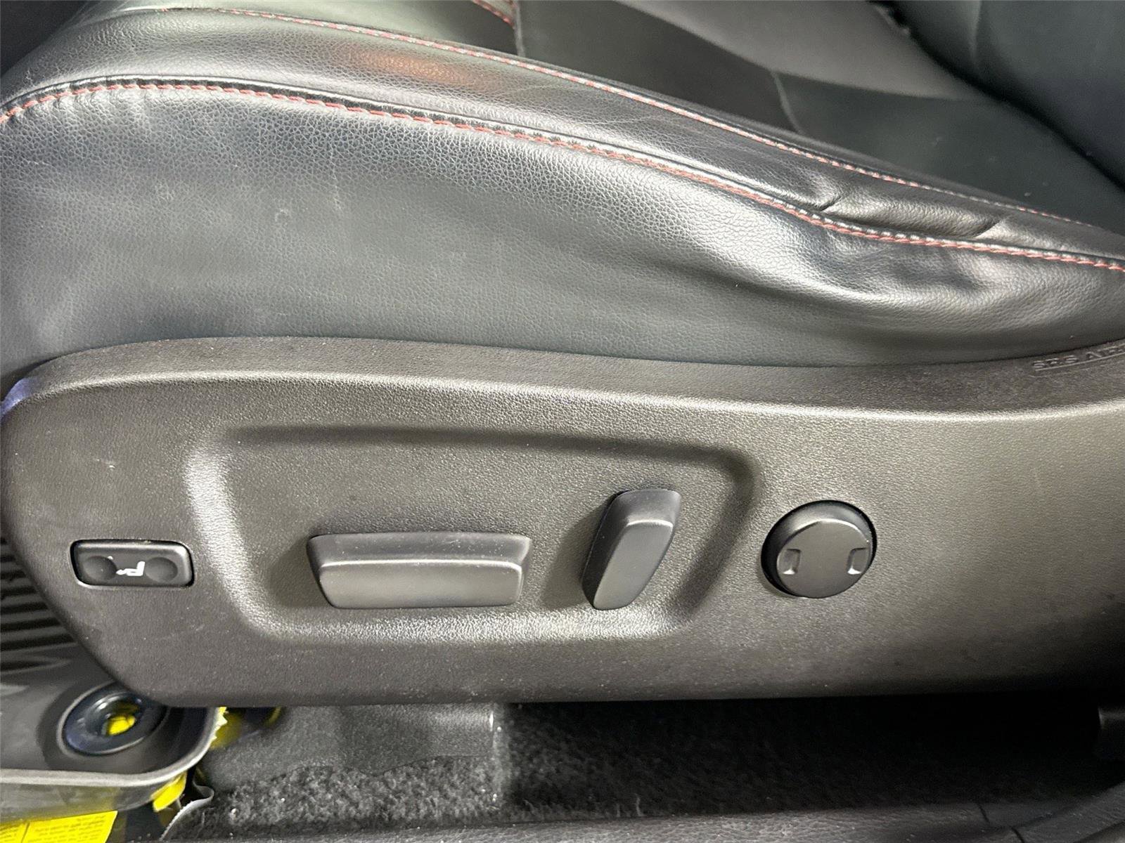 Used 2019 Toyota Highlander SE AWD/4WD image 29