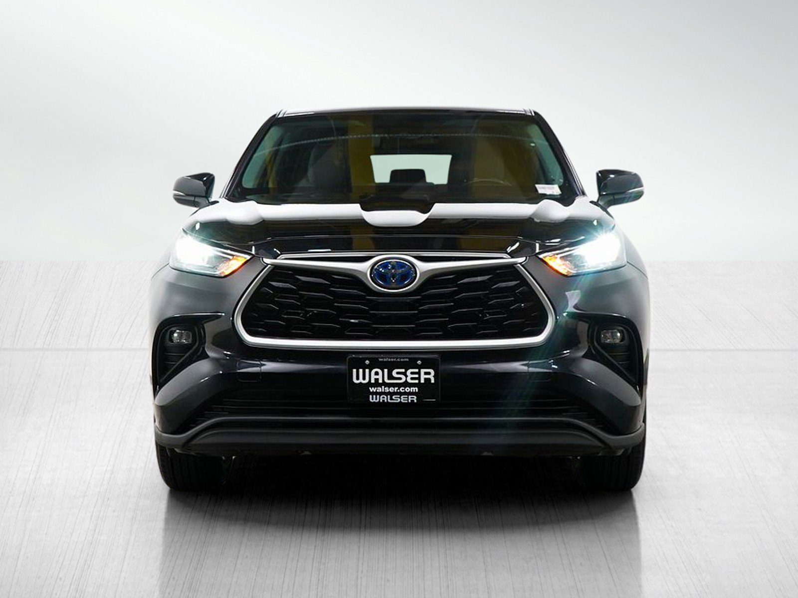 Used 2020 Toyota Highlander LE AWD/4WD image 8