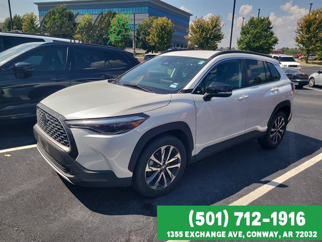 Used 2025 Toyota Corolla Cross XLE FWD image 1