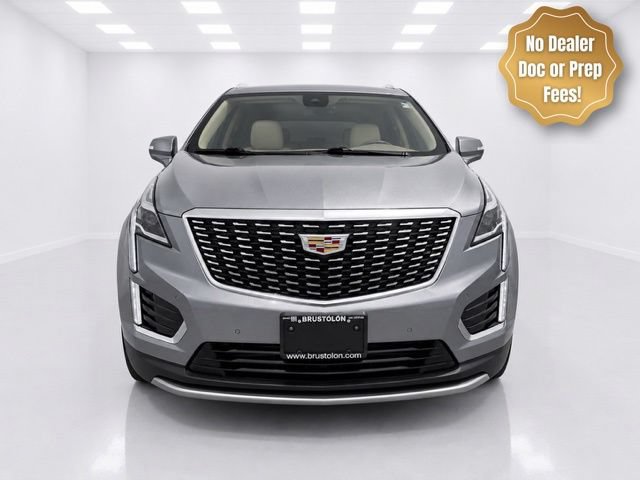 Used 2021 Cadillac XT5 Premium Luxury AWD/4WD image 2