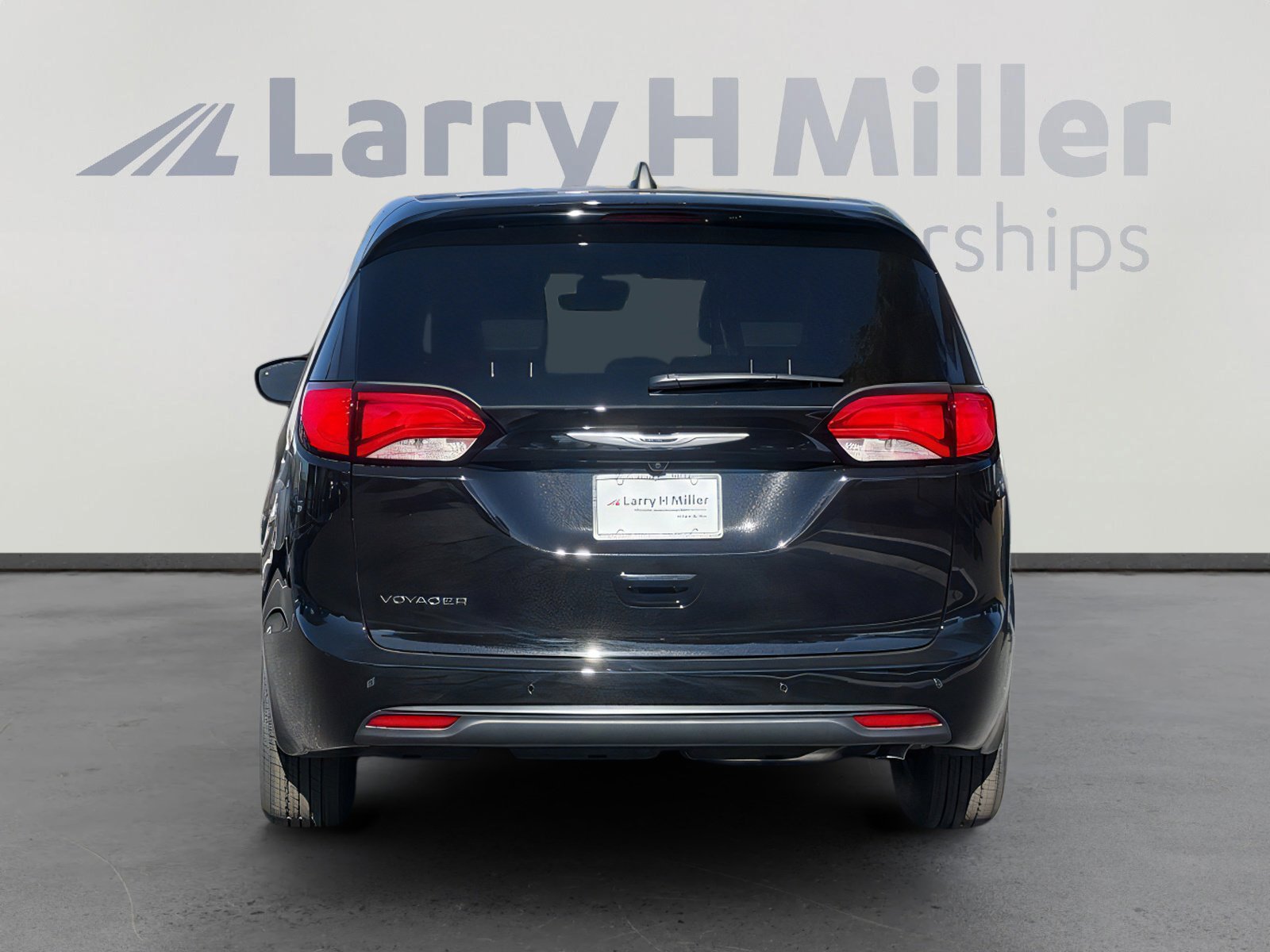 New 2026 Chrysler Voyager LX image 6
