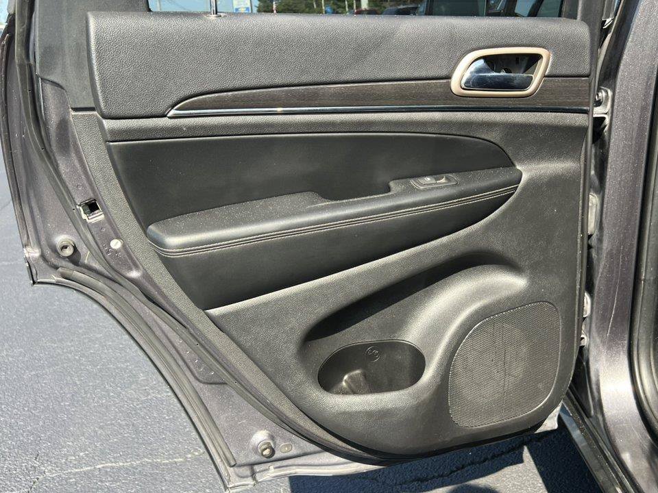 Used 2017 Jeep Grand Cherokee Limited w/ Trailer Tow Group IV AWD/4WD image 38