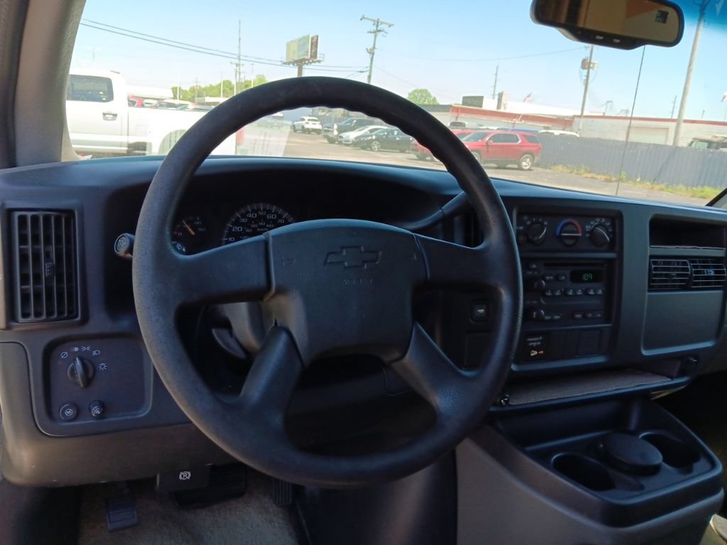 Used 2004 Chevrolet Express 3500 Extended RWD image 13