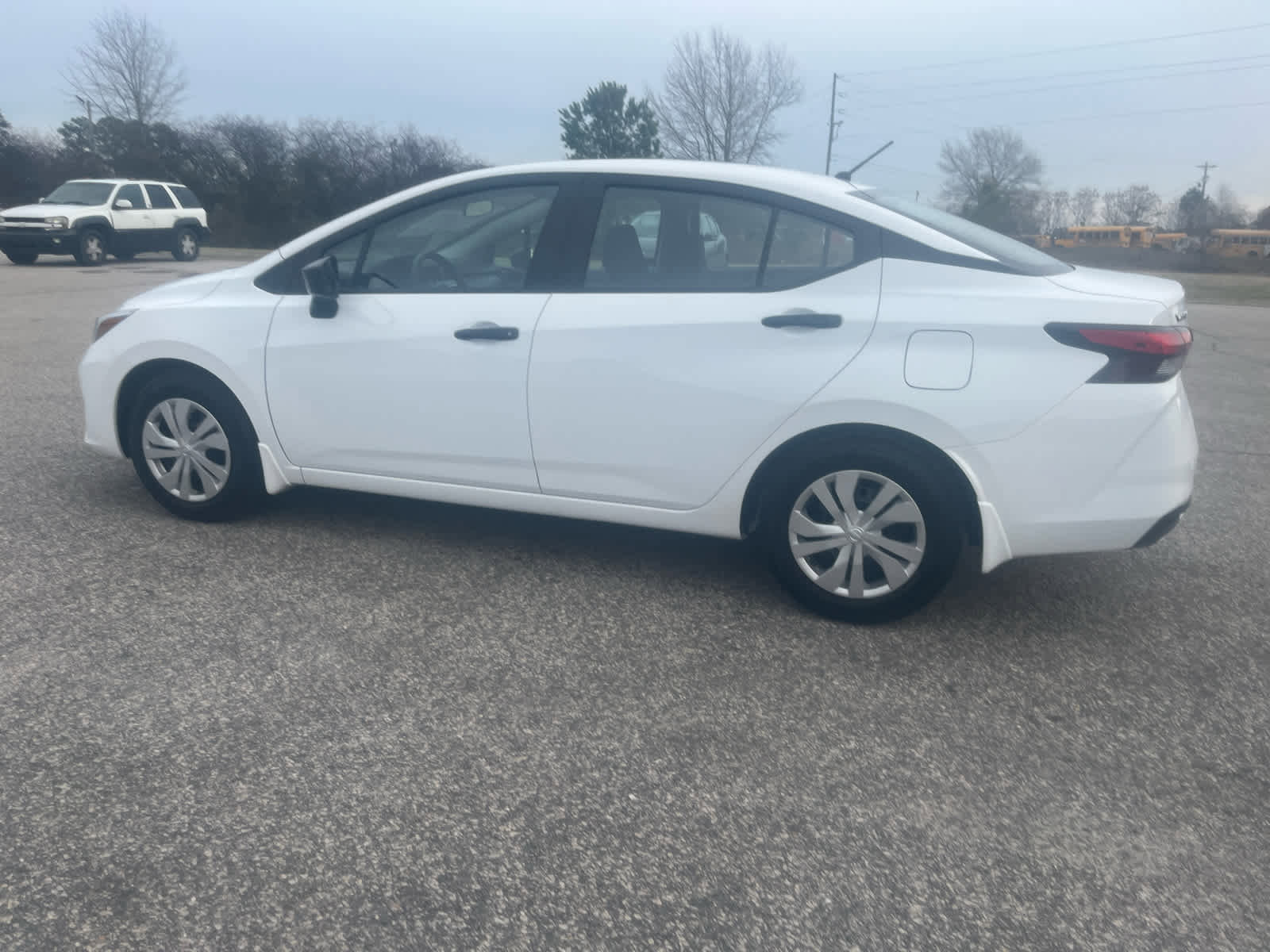 Used 2025 Nissan Versa S image 4