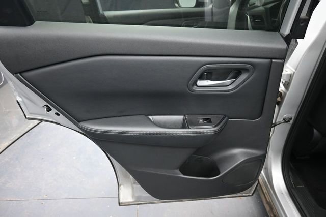 Used 2025 Nissan Rogue SV AWD/4WD image 15