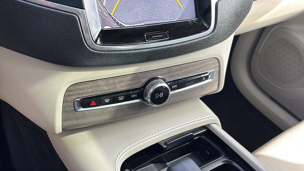 Used 2023 Volvo XC90 B6 Plus w/ Protection Package image 22