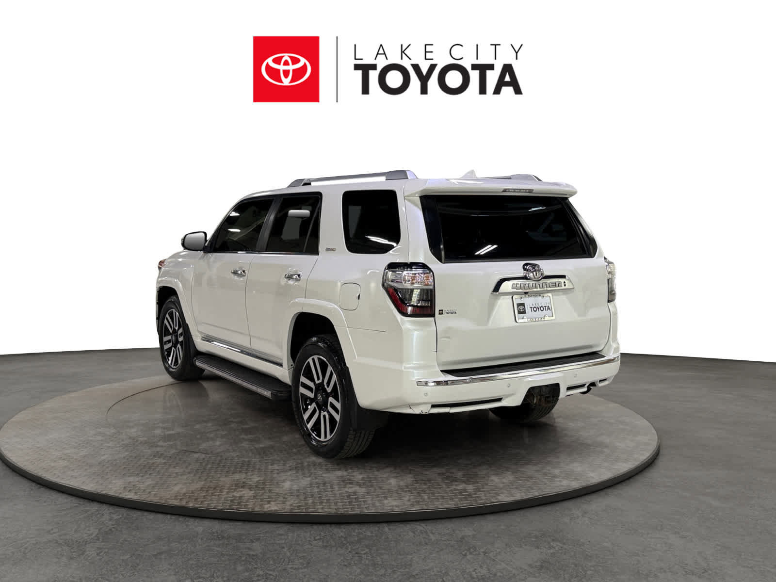 Used 2016 Toyota 4Runner Limited AWD/4WD image 4