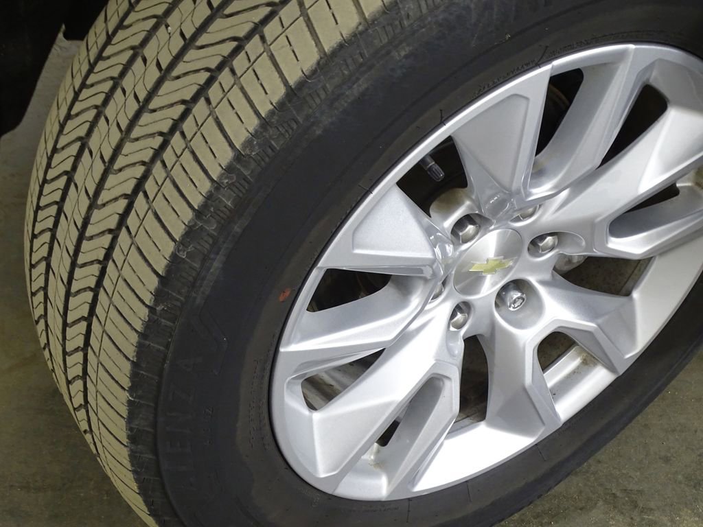 Used 2020 Chevrolet Silverado 1500 Custom w/ Custom Value Package image 37