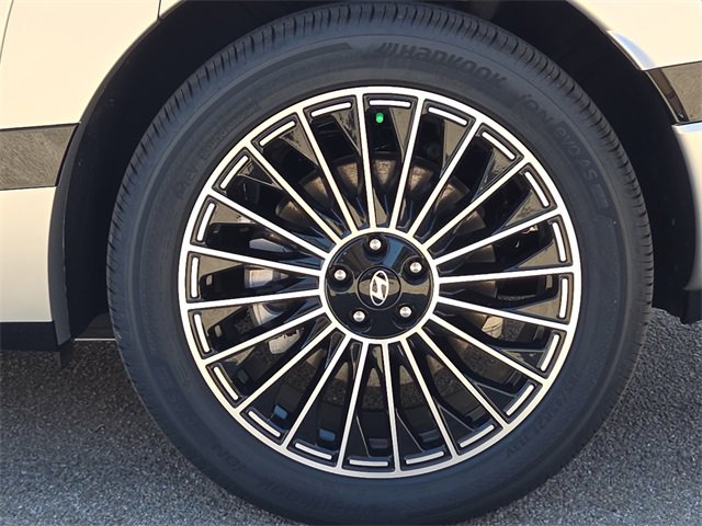 New 2026 Hyundai Ioniq 9 Calligraphy image 9