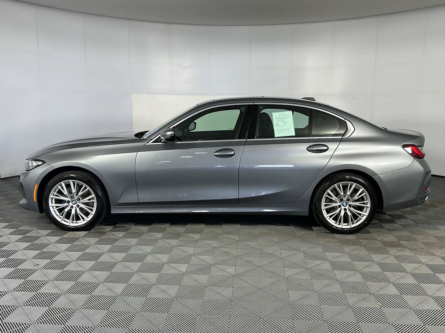 Used 2024 BMW 330i xDrive Sedan w/ Premium Package AWD/4WD image 8