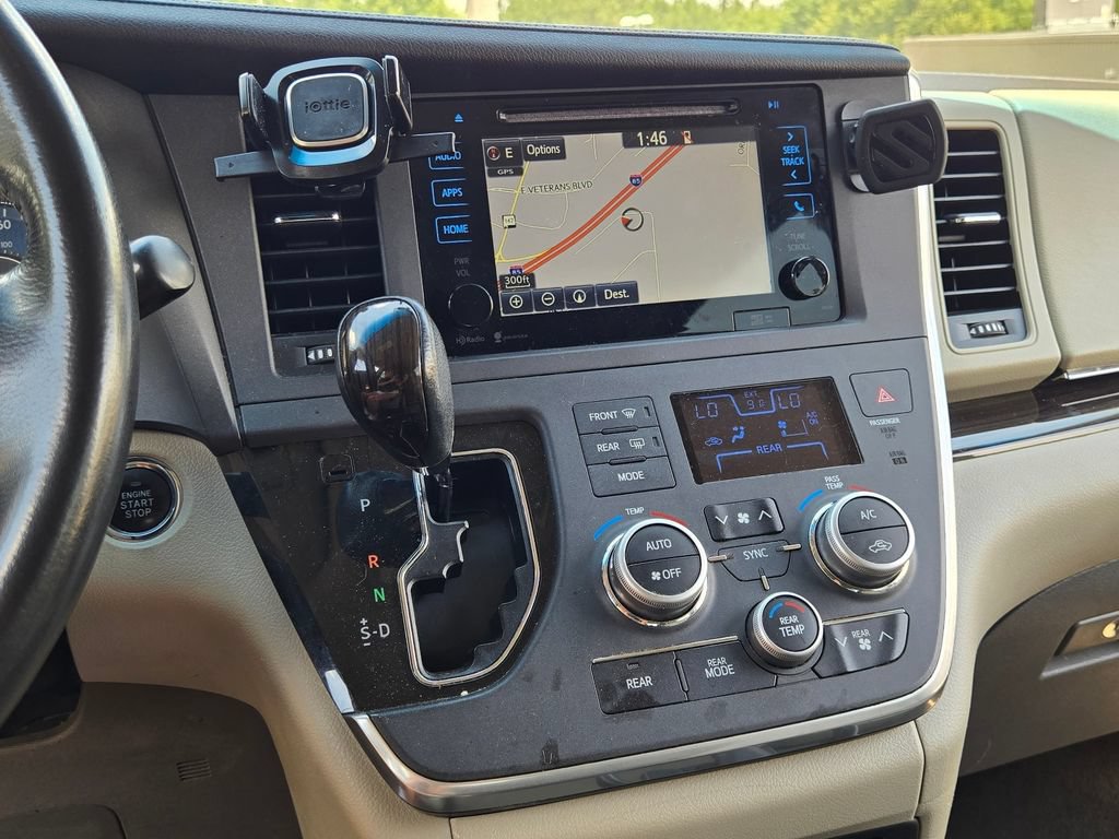 Used 2015 Toyota Sienna XLE w/ XLE Navigation Package FWD image 29