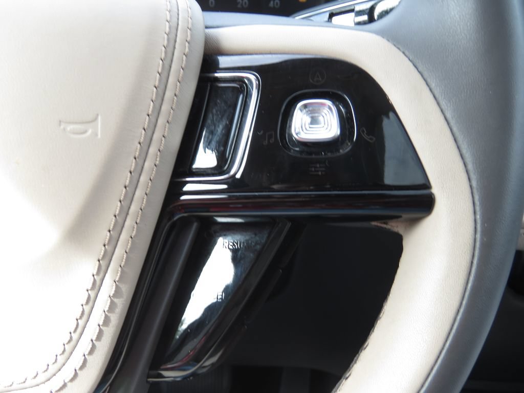 Used 2023 Lincoln Aviator AWD w/ Premium Package image 25