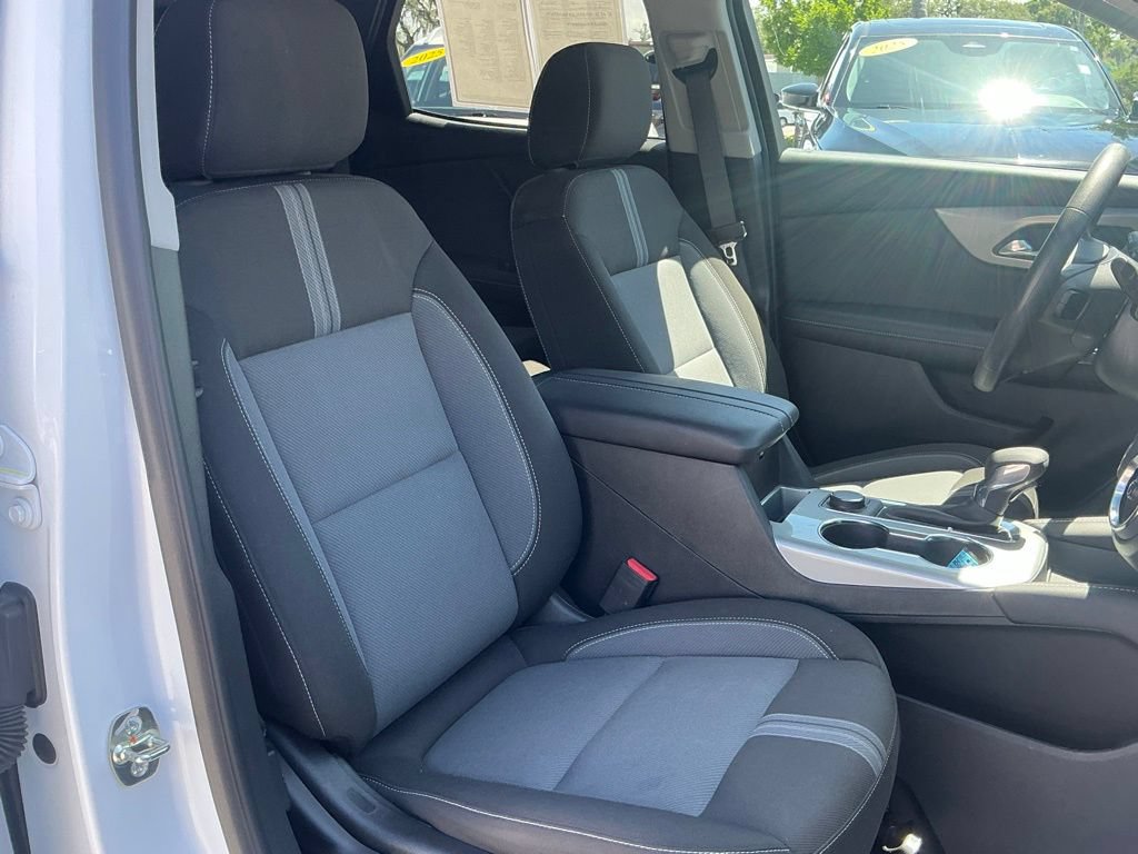 Used 2025 Chevrolet Blazer LT FWD image 10