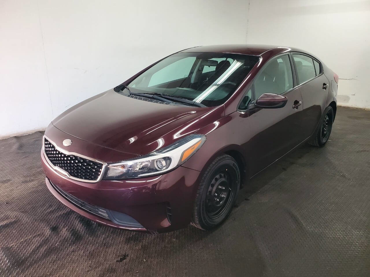 Used 2017 Kia Forte LX image 1