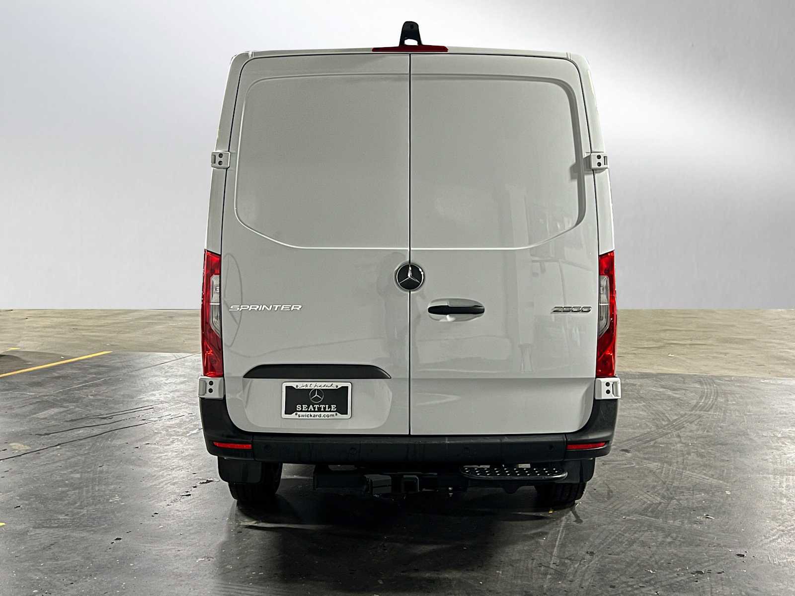 Used 2025 Mercedes-Benz Sprinter 2500 image 4