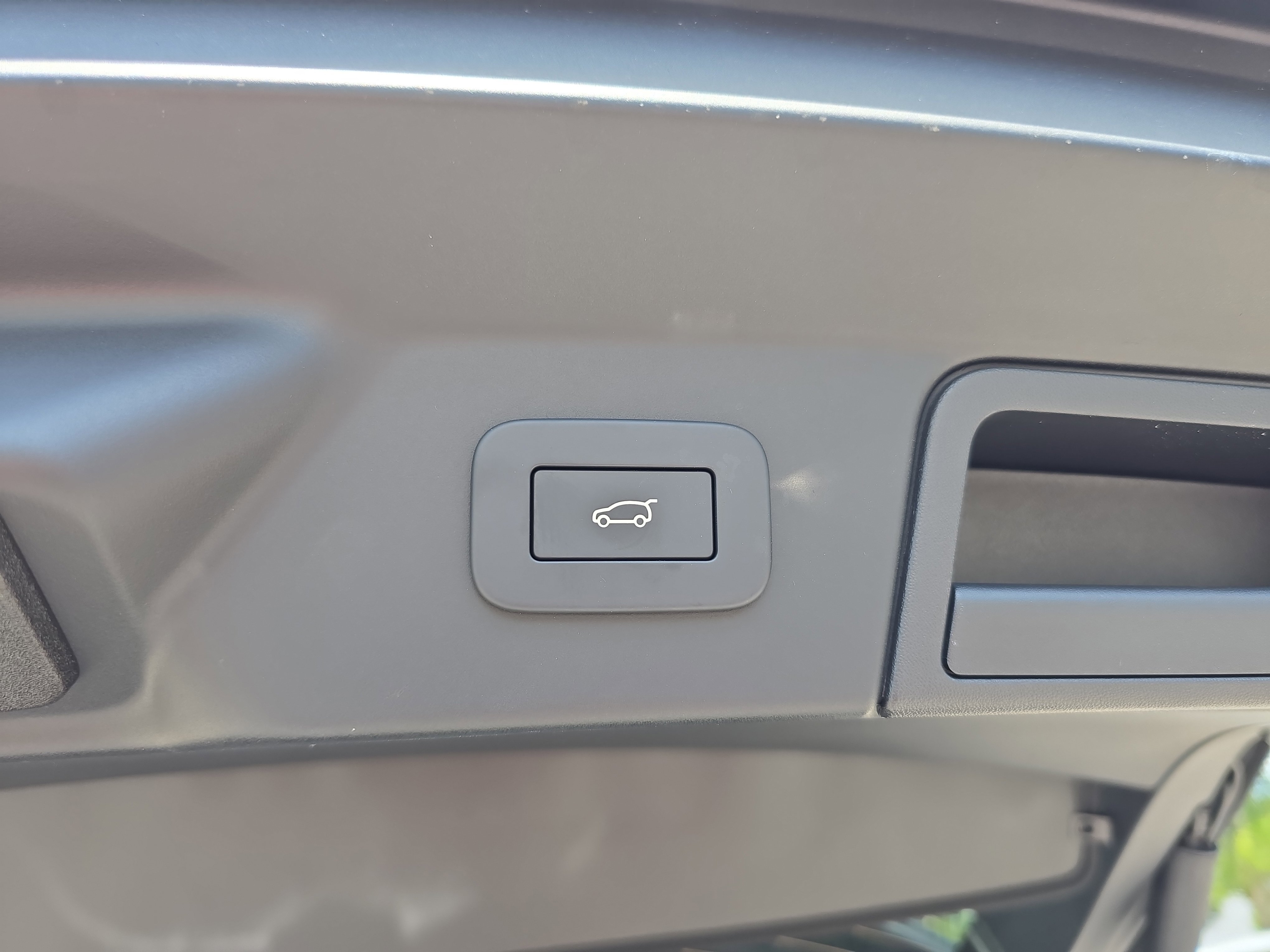 New 2026 Land Rover Range Rover Velar Dynamic SE image 13