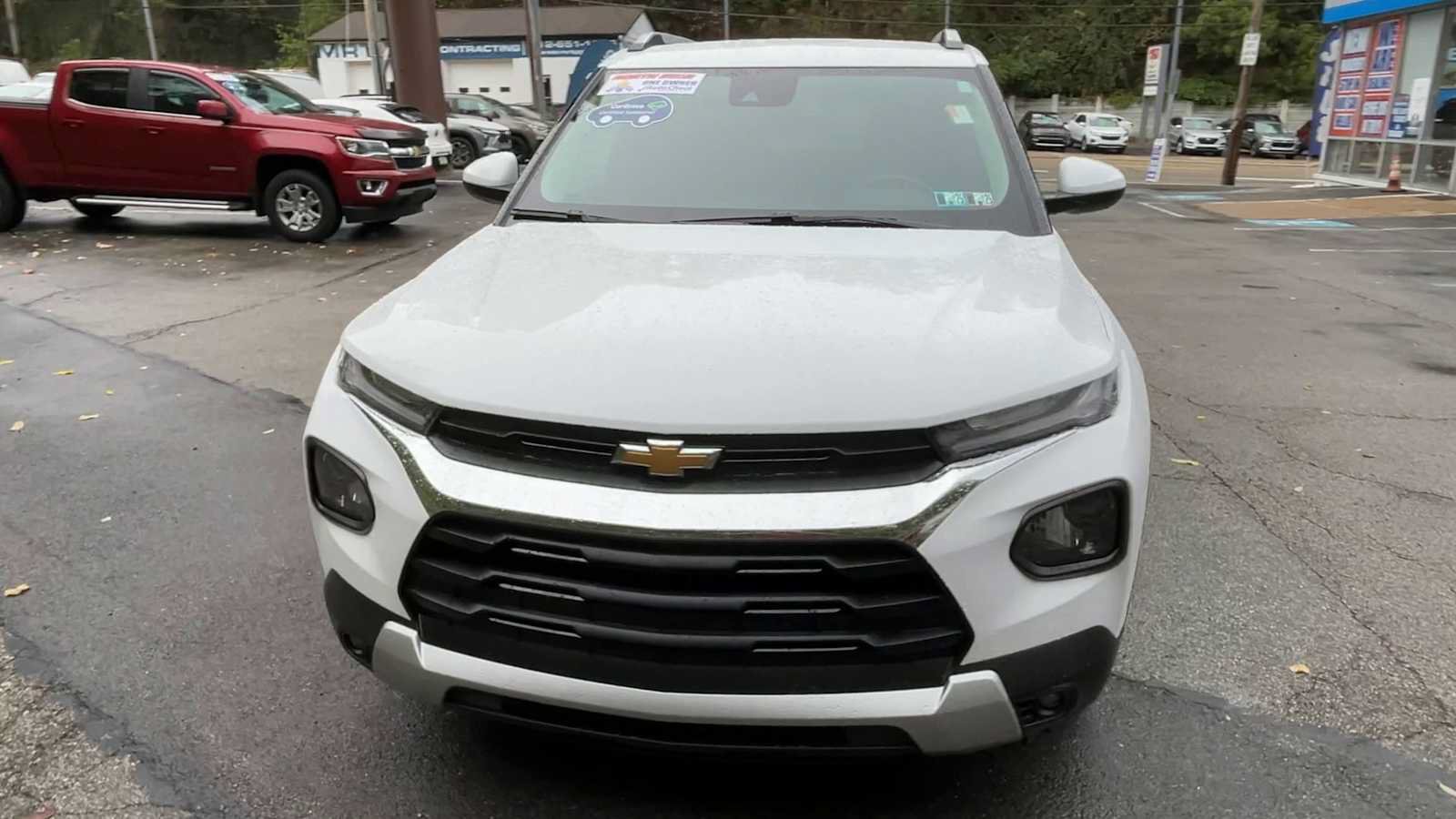 Certified 2023 Chevrolet TrailBlazer LT w/ Convenience Package FWD image 3