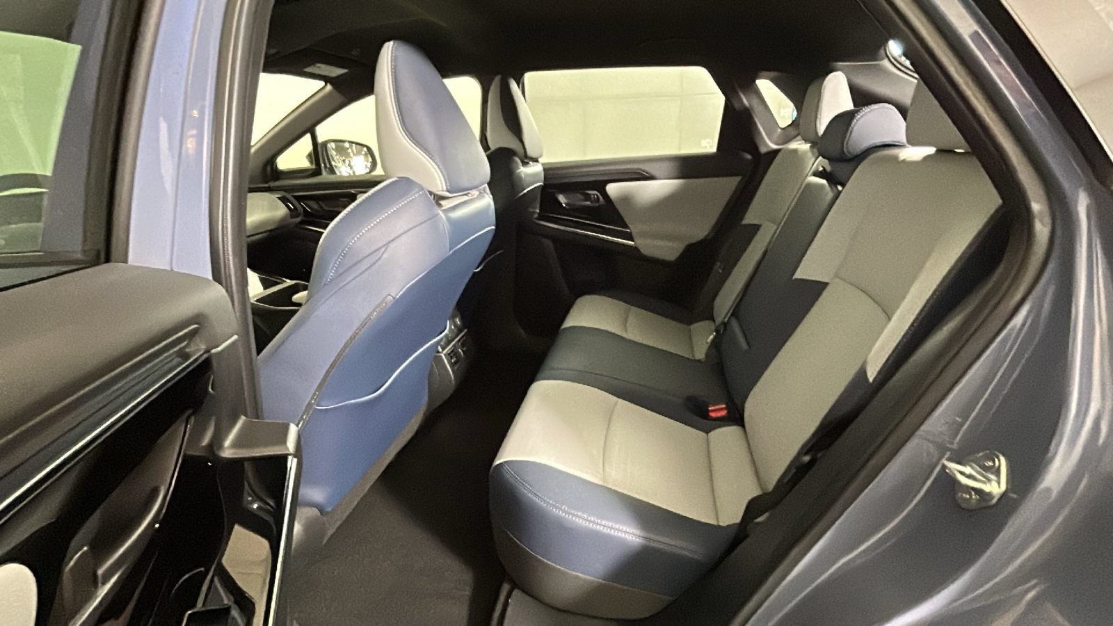 Used 2023 Subaru Solterra AWD image 31