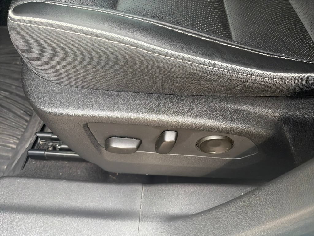 Used 2021 Buick Envision Essence AWD/4WD image 19