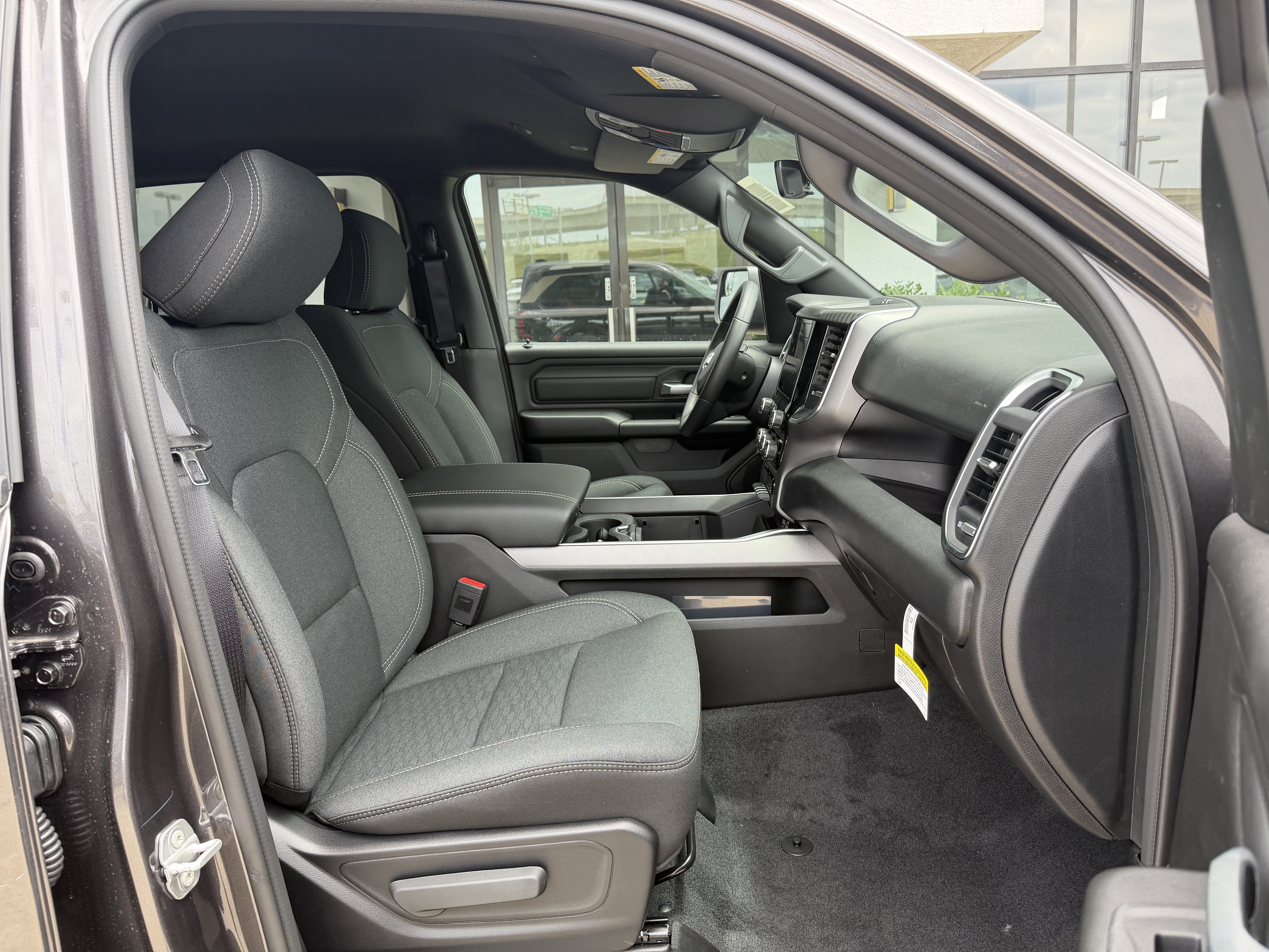 New 2026 RAM 1500 Express AWD/4WD image 23